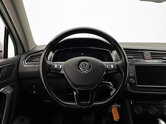Volkswagen Tiguan 14 of 30