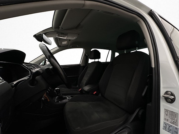Volkswagen Tiguan 12 of 30