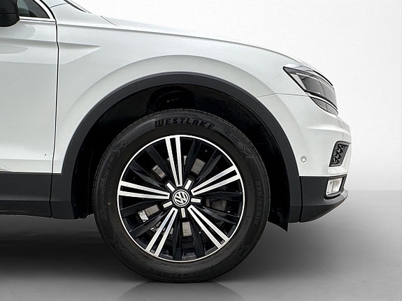 Volkswagen Tiguan 30 of 30