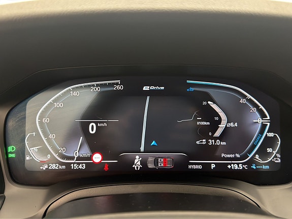 BMW 330e 18 of 30