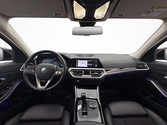 BMW 330e 13 of 30