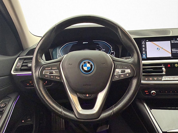 BMW 330e 14 of 30
