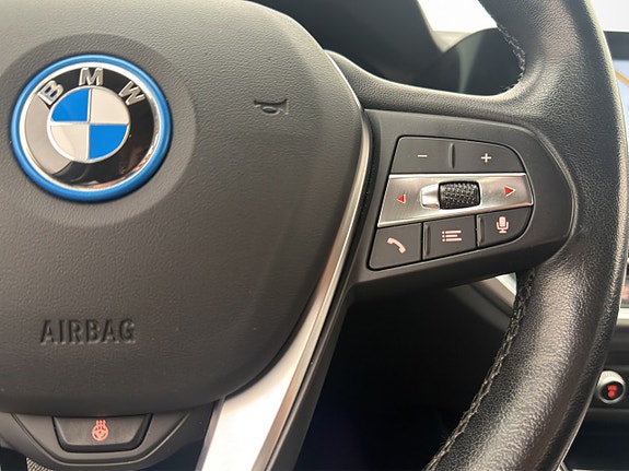 BMW 330e 20 of 30