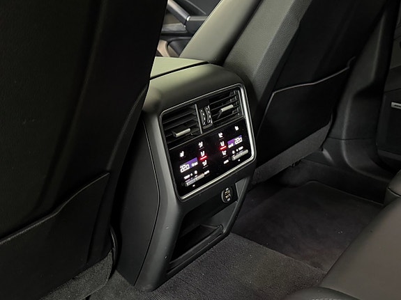 Porsche Cayenne Turbo 22 of 23