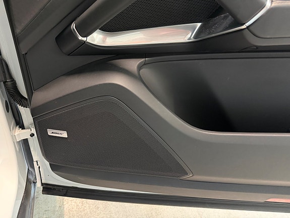 Porsche Cayenne Turbo 19 of 23