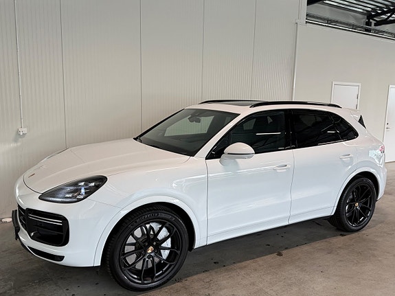 Porsche Cayenne Turbo 6 of 23