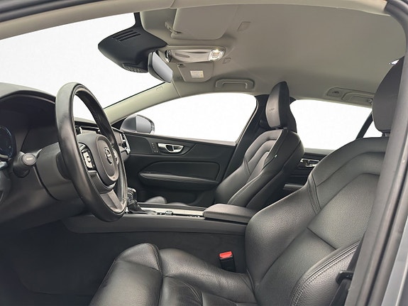 Volvo V60 13 of 30