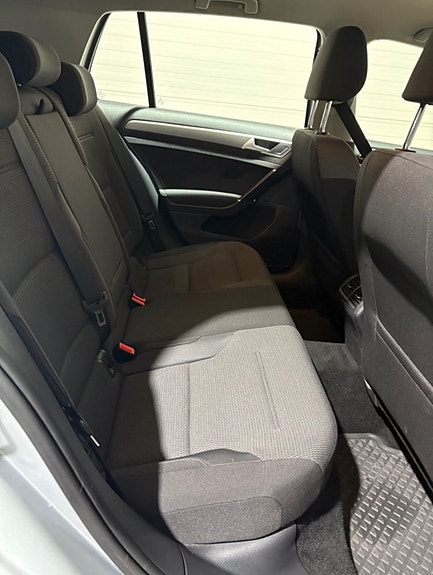 Volkswagen Golf VII 14 of 15