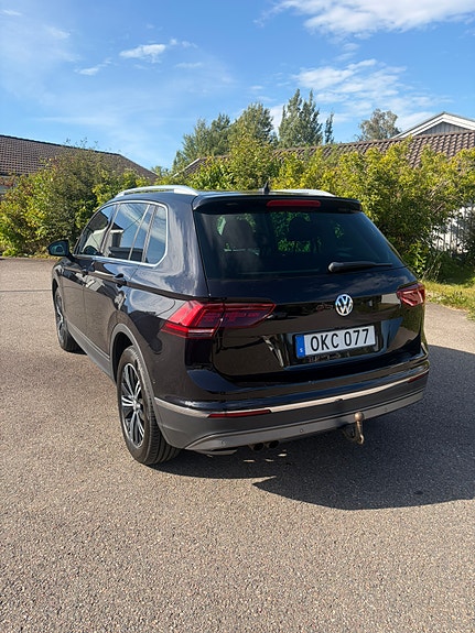 Volkswagen Tiguan 3 of 6