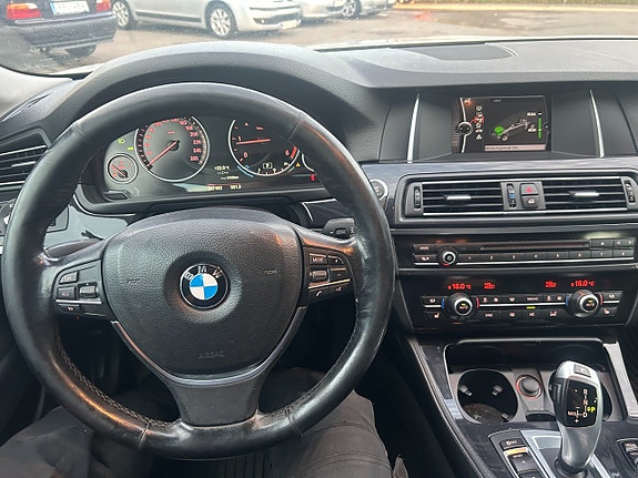 BMW 520d 14 of 16