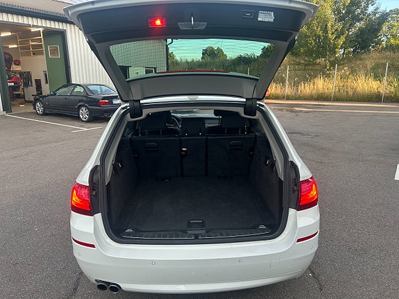 BMW 520d 15 of 16