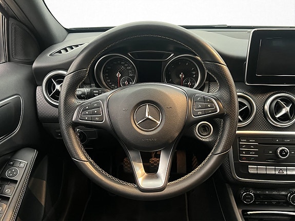 Mercedes-Benz A180 13 of 30