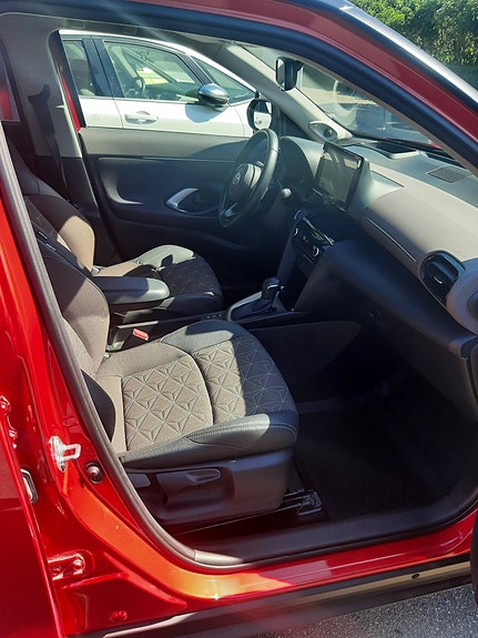 Toyota Yaris Cross 6 of 12