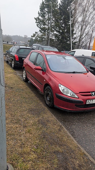 Peugeot 307 2 of 6
