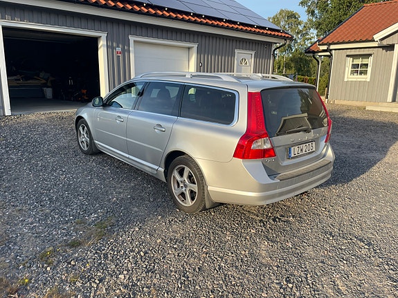 Volvo V70 4 of 6