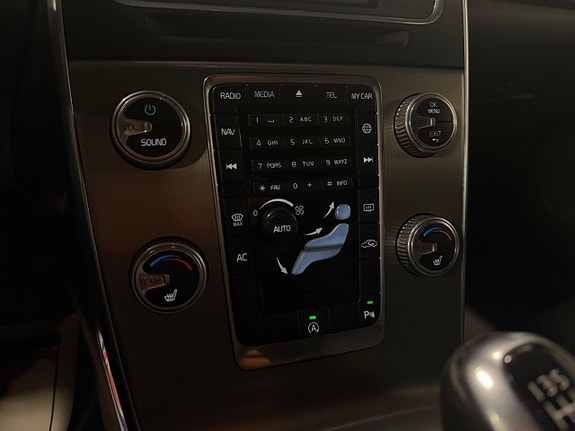 Volvo V60 Cross Country 9 of 19