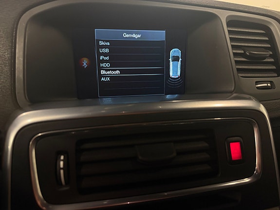Volvo V60 Cross Country 12 of 19