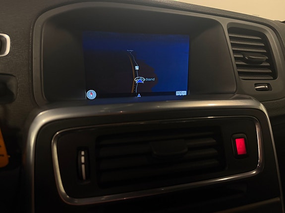 Volvo V60 Cross Country 11 of 19