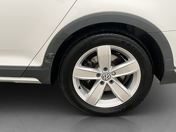 Volkswagen Passat Alltrack 30 of 30
