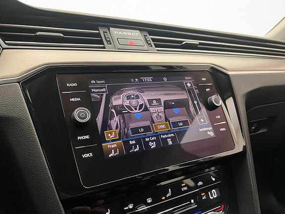 Volkswagen Passat Alltrack 22 of 30