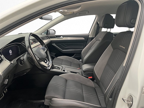 Volkswagen Passat Alltrack 12 of 30