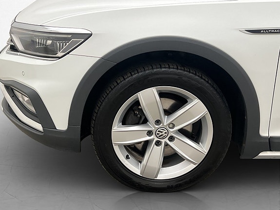 Volkswagen Passat Alltrack 29 of 30