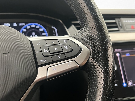 Volkswagen Passat Alltrack 20 of 30