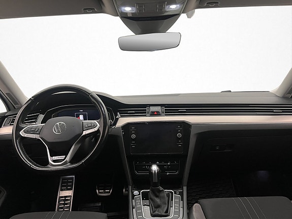 Volkswagen Passat Alltrack 13 of 30