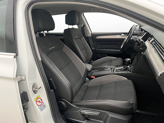 Volkswagen Passat Alltrack 15 of 30