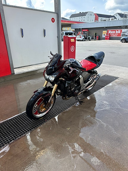 Kawasaki Z1000 7 of 7