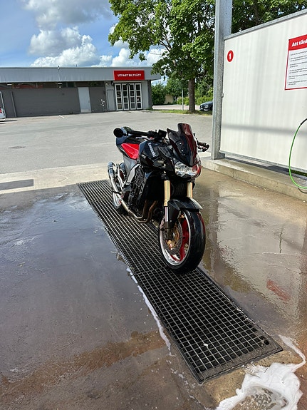 Kawasaki Z1000 5 of 7