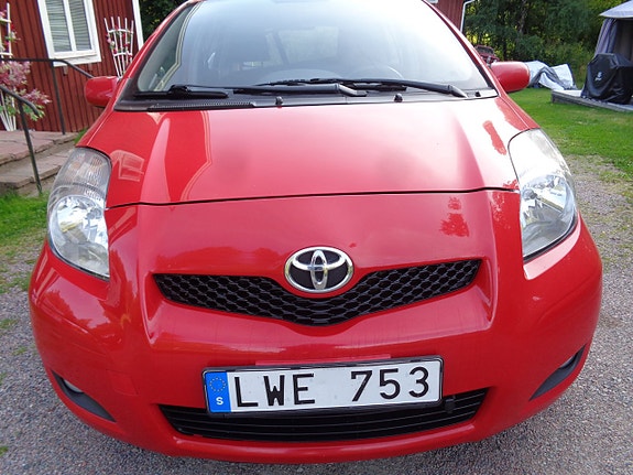 Toyota Yaris 5 of 30