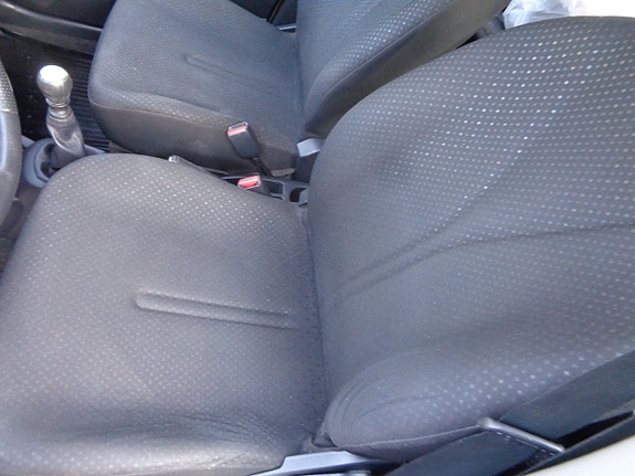 Toyota Yaris 19 of 30