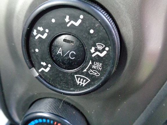 Toyota Yaris 21 of 30