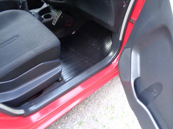 Toyota Yaris 29 of 30