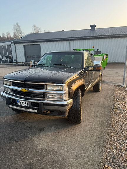 Chevrolet K1500 2 of 14