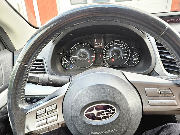 Subaru Legacy Outback 4 of 6