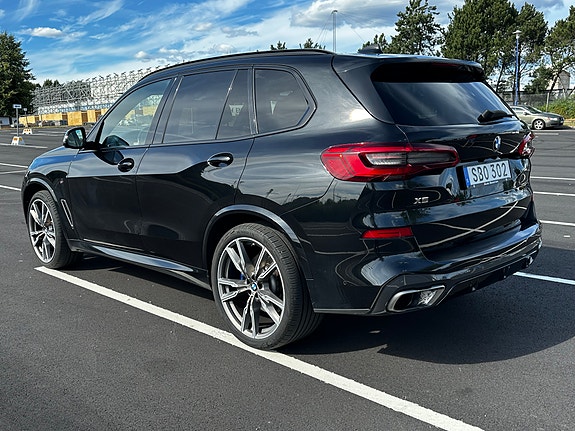 BMW X5 2 of 6