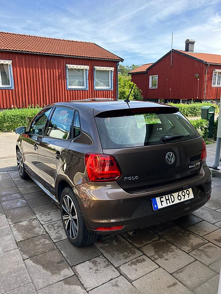 Volkswagen Polo 2 of 6