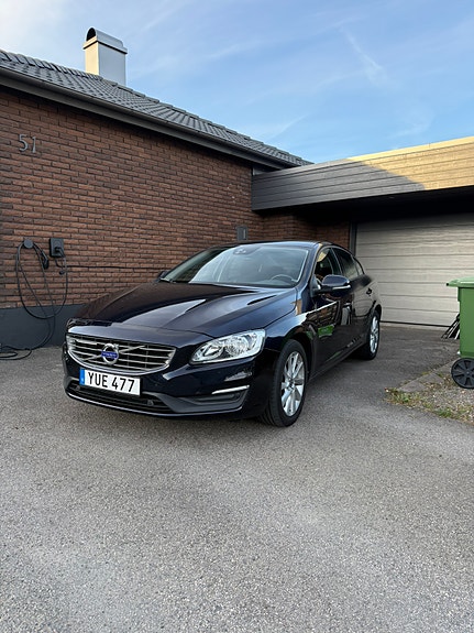Volvo S60 2 of 8