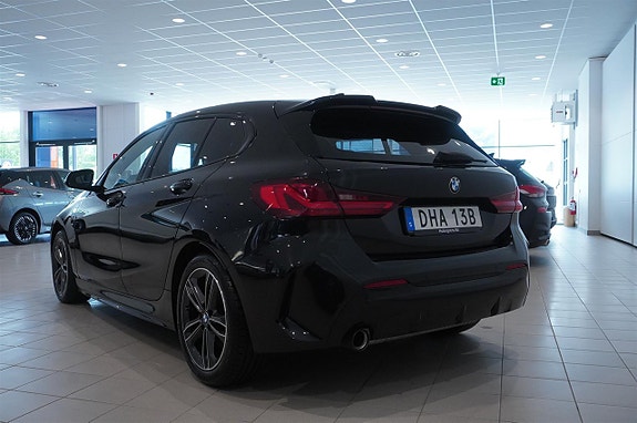 BMW 118i 5 of 13