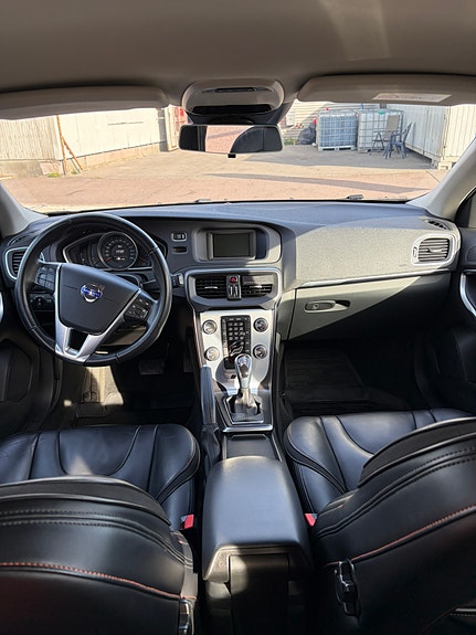Volvo V40 3 of 6