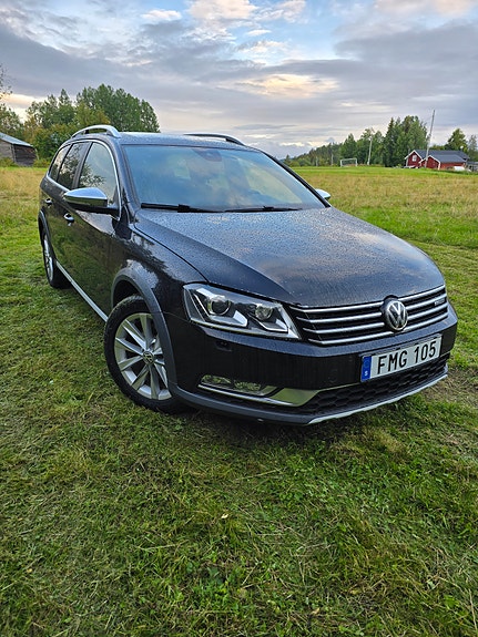 Volkswagen Passat Alltrack 3 of 12