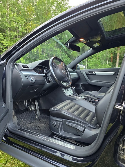 Volkswagen Passat Alltrack 8 of 12