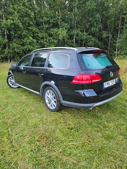 Volkswagen Passat Alltrack 6 of 12