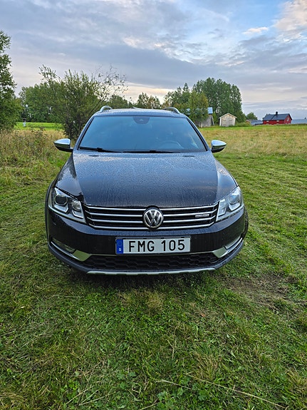 Volkswagen Passat Alltrack 4 of 12