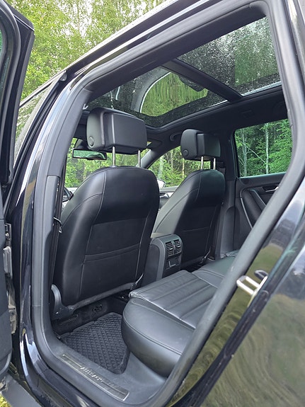 Volkswagen Passat Alltrack 10 of 12