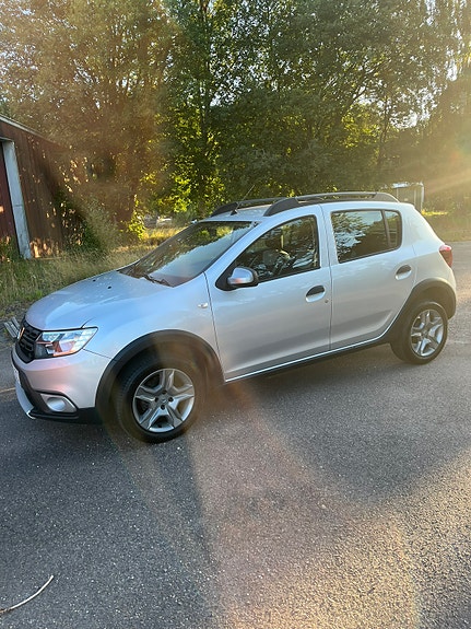 Dacia Sandero Stepway 3 of 8