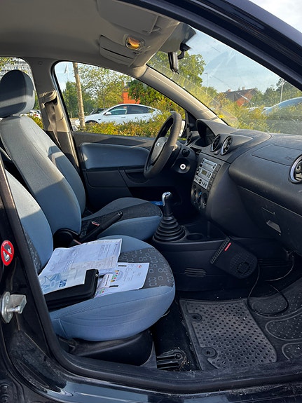 Ford Fiesta 12 of 14