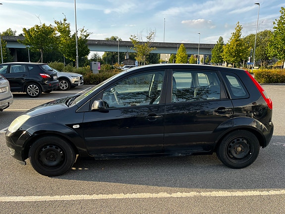 Ford Fiesta 2 of 14